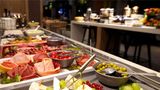 <b>Suite Novotel Berlin Postdamer Platz Restaurant</b>. Images powered by <a href="https://iceportal.shijigroup.com/" title="IcePortal" target="_blank">IcePortal</a>.