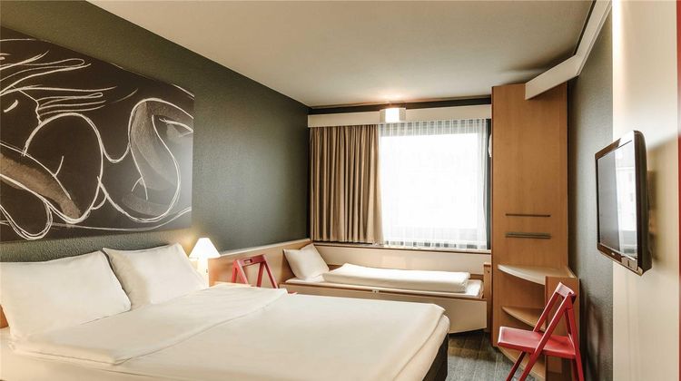 Ibis Wien Schoenbrunnerstrasse Room