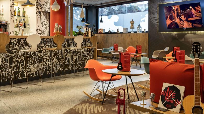 <b>Ibis Madrid Aeropuerto Barajas Exterior</b>. Images powered by <a href="https://iceportal.shijigroup.com/" title="IcePortal" target="_blank">IcePortal</a>.