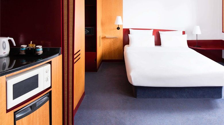 <b>Suite Novotel Hannover Room</b>. Images powered by <a href="https://iceportal.shijigroup.com/" title="IcePortal" target="_blank">IcePortal</a>.