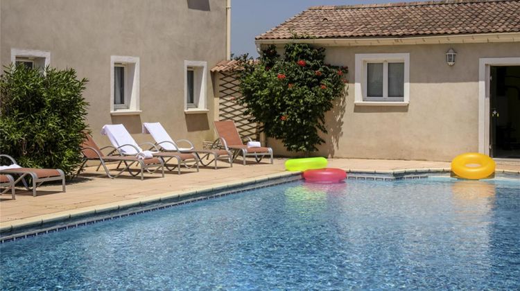 Ibis Orange Sud Pool