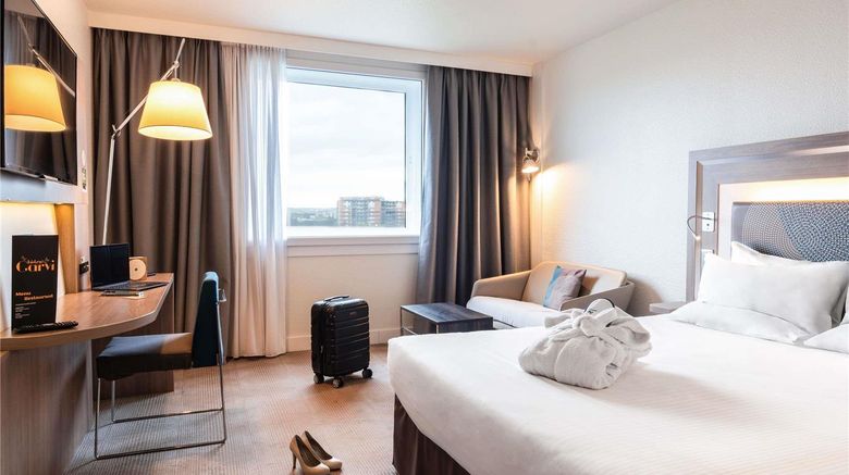 <b>Novotel Paris 17 Room</b>. Images powered by <a href="https://iceportal.shijigroup.com/" title="IcePortal" target="_blank">IcePortal</a>.