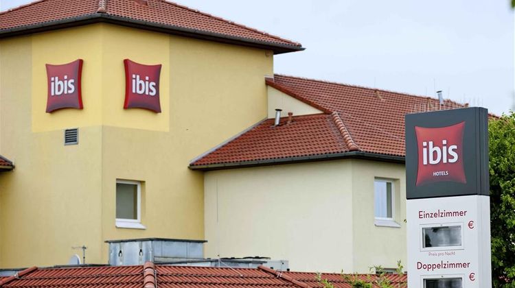 Ibis Koeln Airport Exterior