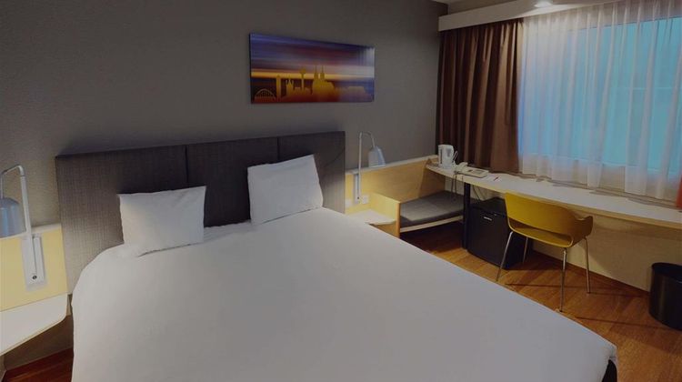 Ibis Koeln Airport Room