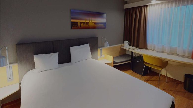 <b>Ibis Koeln Airport Room</b>. Images powered by <a href="https://iceportal.shijigroup.com/" title="IcePortal" target="_blank">IcePortal</a>.
