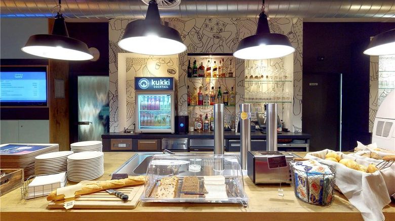 <b>Ibis Koeln Airport Restaurant</b>. Images powered by <a href="https://iceportal.shijigroup.com/" title="IcePortal" target="_blank">IcePortal</a>.