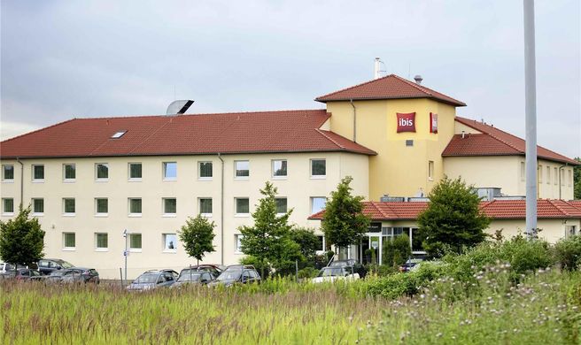 Ibis Koeln Airport Exterior