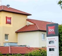 Ibis Koeln Airport Exterior