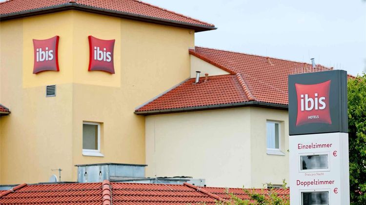Ibis Koeln Airport Exterior