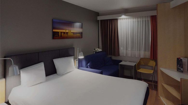 <b>Ibis Koeln Airport Room</b>. Images powered by <a href="https://iceportal.shijigroup.com/" title="IcePortal" target="_blank">IcePortal</a>.