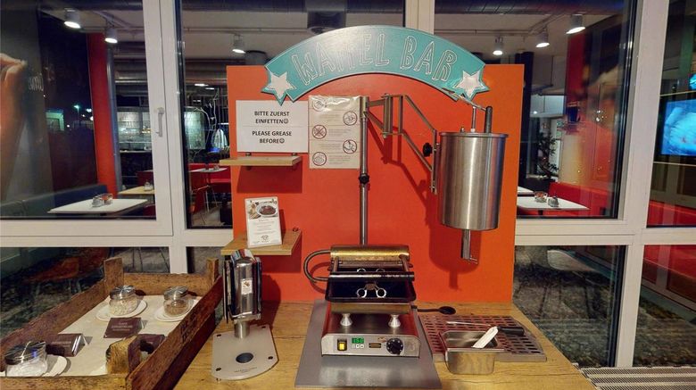 <b>Ibis Koeln Airport Restaurant</b>. Images powered by <a href="https://iceportal.shijigroup.com/" title="IcePortal" target="_blank">IcePortal</a>.