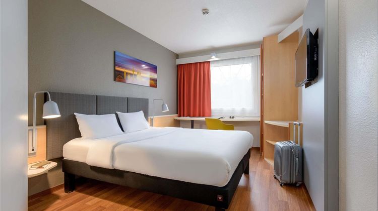Ibis Koeln Airport Room