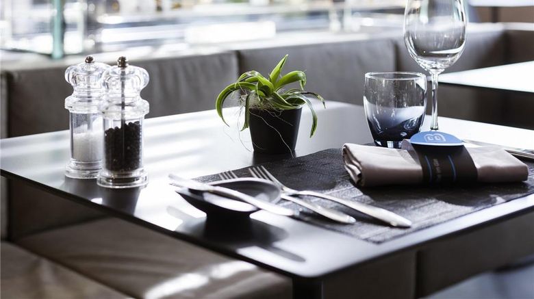 <b>Novotel Bern Expo Restaurant</b>. Images powered by <a href="https://iceportal.shijigroup.com/" title="IcePortal" target="_blank">IcePortal</a>.