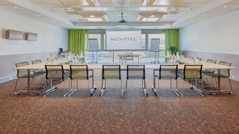 <b>Novotel Bern Expo Meeting</b>. Images powered by <a href="https://iceportal.shijigroup.com/" title="IcePortal" target="_blank">IcePortal</a>.