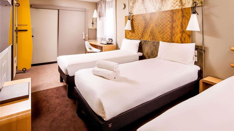 <b>Ibis London City Room</b>. Images powered by <a href="https://iceportal.shijigroup.com/" title="IcePortal" target="_blank">IcePortal</a>.
