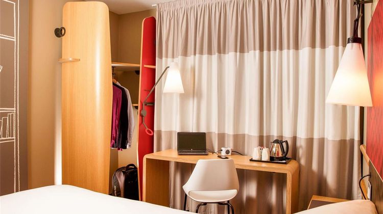 Ibis London City Exterior