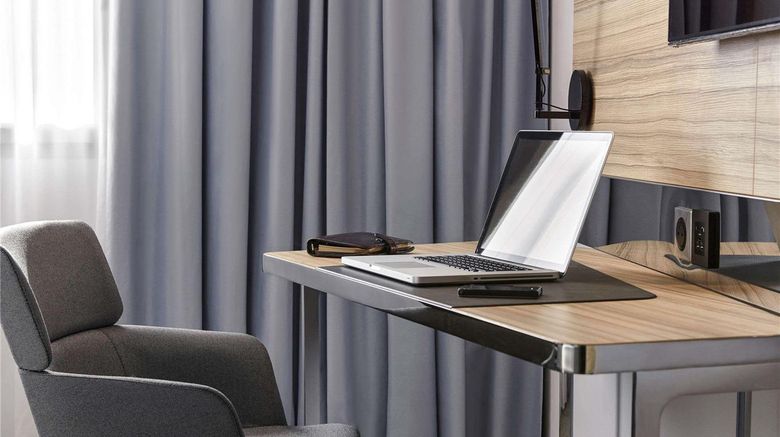 <b>Novotel Paris Gare Montparnasse Room</b>. Images powered by <a href="https://iceportal.shijigroup.com/" title="IcePortal" target="_blank">IcePortal</a>.
