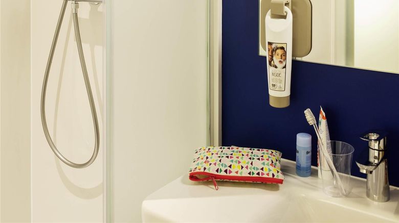 <b>Ibis Budget Amsterdam Airport Room</b>. Images powered by <a href="https://iceportal.shijigroup.com/" title="IcePortal" target="_blank">IcePortal</a>.