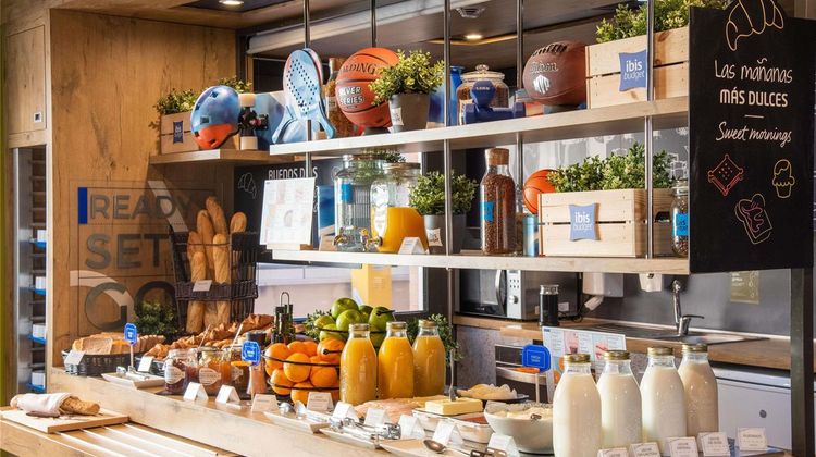 Ibis Budget Madrid Valentin Beato Restaurant