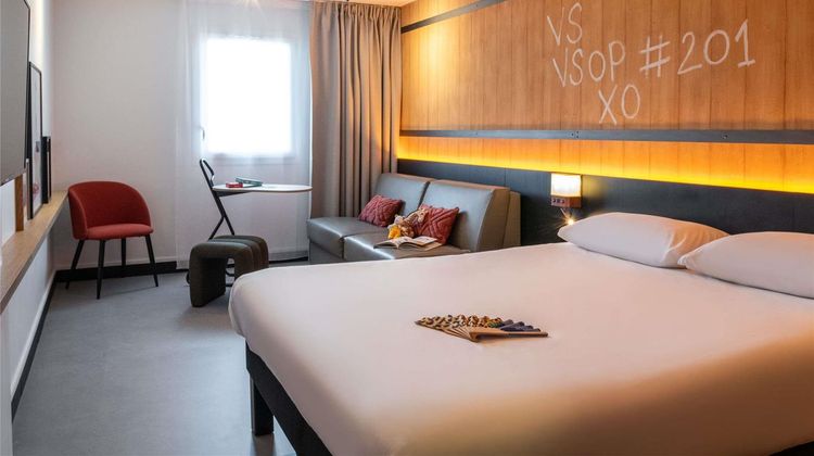 Ibis Styles Cognac Room
