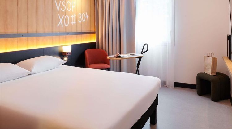 Ibis Styles Cognac Room