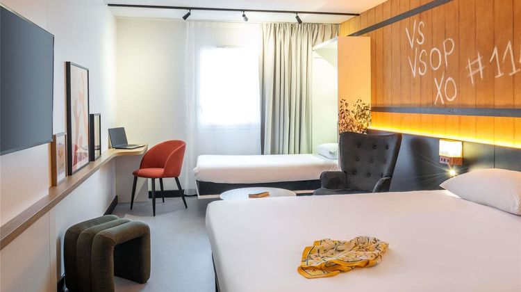 Ibis Styles Cognac Room