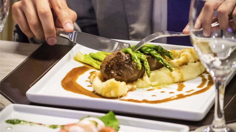 <b>Mercure Sao Jose Dos Campos Restaurant</b>. Images powered by <a href="https://iceportal.shijigroup.com/" title="IcePortal" target="_blank">IcePortal</a>.
