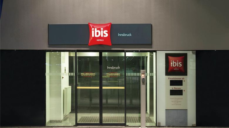 <b>Ibis Innsbruck Hauptbahnhof Exterior</b>. Images powered by <a href="https://iceportal.shijigroup.com/" title="IcePortal" target="_blank">IcePortal</a>.