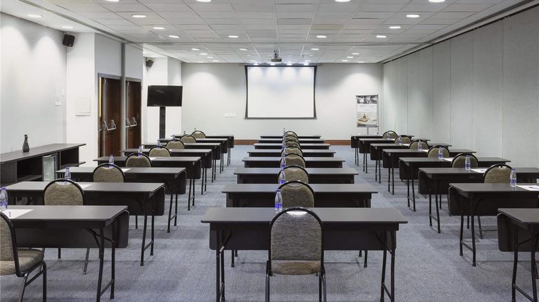 <b>Mercure Sao Paulo Paulista Meeting</b>. Images powered by <a href="https://iceportal.shijigroup.com/" title="IcePortal" target="_blank">IcePortal</a>.