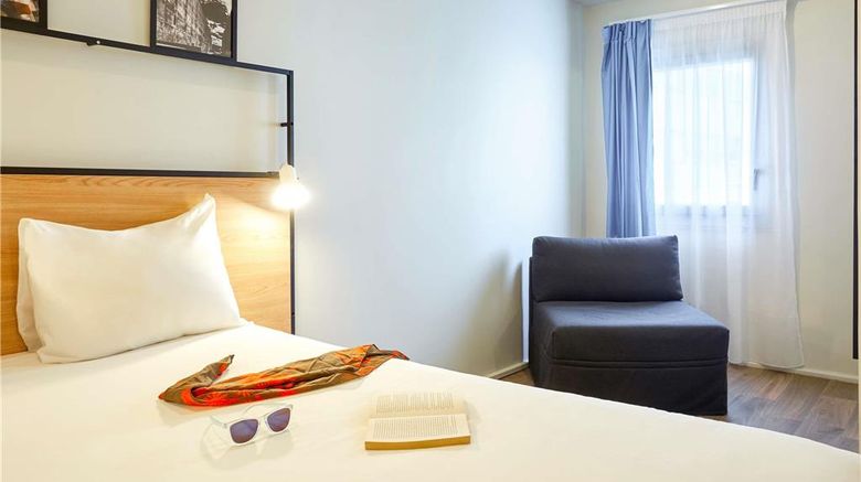 <b>Ibis Hotel Lorient Centre Gare Room</b>. Images powered by <a href="https://iceportal.shijigroup.com/" title="IcePortal" target="_blank">IcePortal</a>.