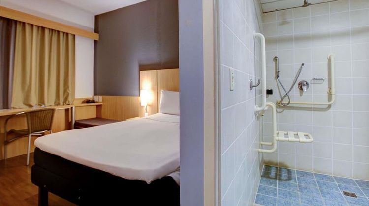 Ibis Vitoria Room
