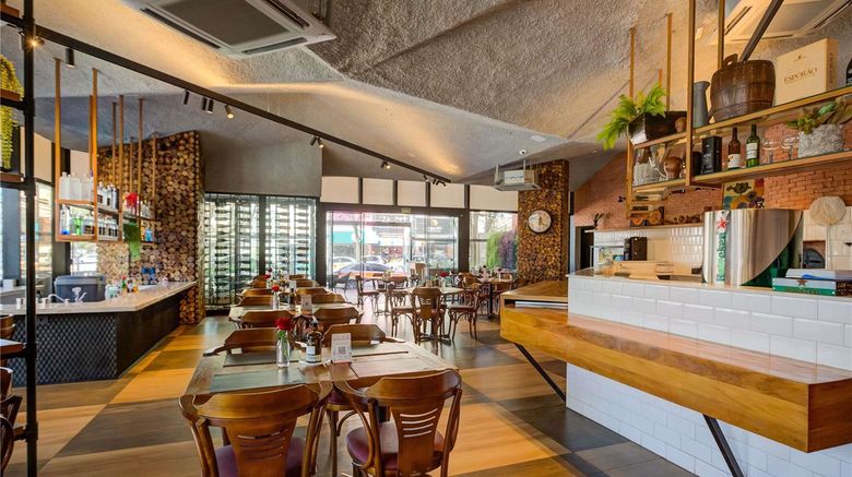 <b>Ibis Vitoria Restaurant</b>. Images powered by <a href="https://iceportal.shijigroup.com/" title="IcePortal" target="_blank">IcePortal</a>.