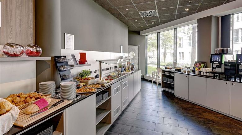 <b>Suite Novotel Parkstadt Schwabing Restaurant</b>. Images powered by <a href="https://iceportal.shijigroup.com/" title="IcePortal" target="_blank">IcePortal</a>.