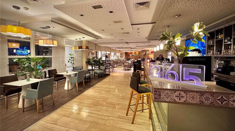 <b>Novotel Santiago Vitacura Restaurant</b>. Images powered by <a href="https://iceportal.shijigroup.com/" title="IcePortal" target="_blank">IcePortal</a>.