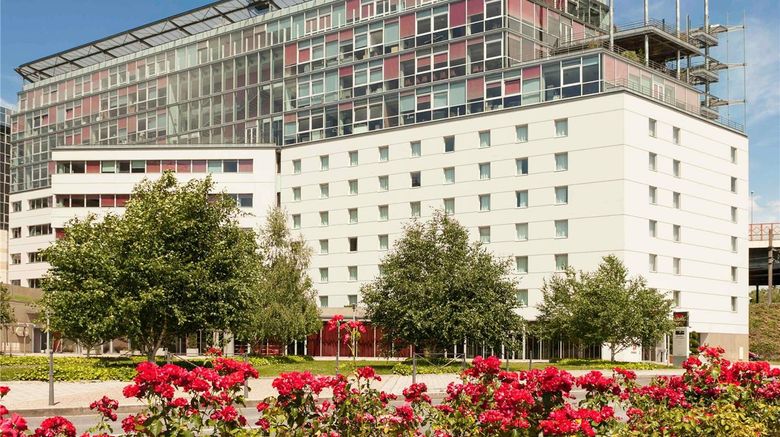 <b>Ibis Lyon Caluire Palais des Congres Exterior</b>. Images powered by <a href="https://iceportal.shijigroup.com/" title="IcePortal" target="_blank">IcePortal</a>.