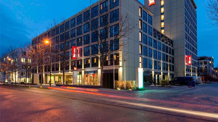 Ibis Muenchen Parkstadt Schwabing Exterior