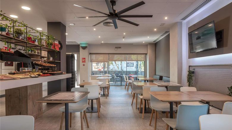 <b>Ibis Barcelona Montmelo-Granollers Restaurant</b>. Images powered by <a href="https://iceportal.shijigroup.com/" title="IcePortal" target="_blank">IcePortal</a>.