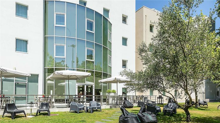 Hotel Ibis Lisboa Alfragide Exterior