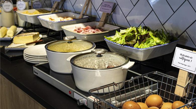 <b>Ibis Paris Tour Montparnasse Restaurant</b>. Images powered by <a href="https://iceportal.shijigroup.com/" title="IcePortal" target="_blank">IcePortal</a>.