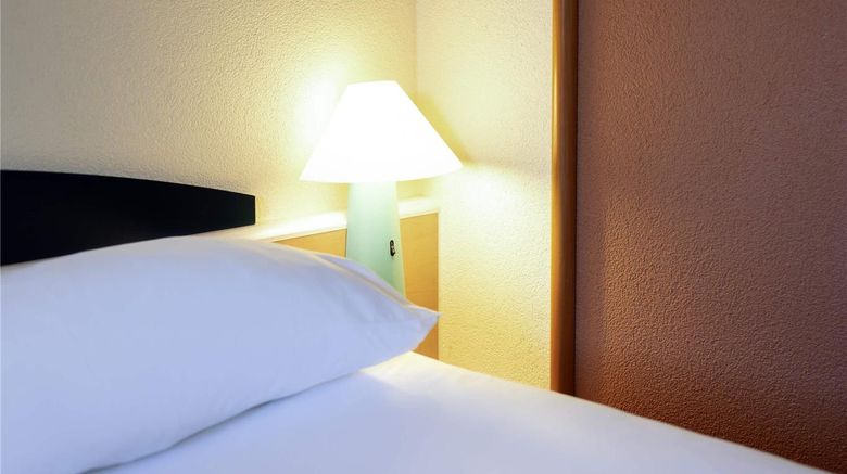 <b>Ibis Fribourg Room</b>. Images powered by <a href="https://iceportal.shijigroup.com/" title="IcePortal" target="_blank">IcePortal</a>.
