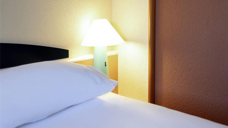 <b>Ibis Fribourg Room</b>. Images powered by <a href="https://iceportal.shijigroup.com/" title="IcePortal" target="_blank">IcePortal</a>.