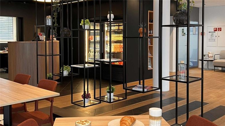 <b>Ibis Fribourg Restaurant</b>. Images powered by <a href="https://iceportal.shijigroup.com/" title="IcePortal" target="_blank">IcePortal</a>.