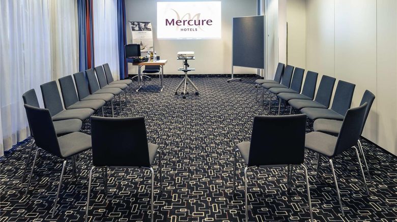 <b>Mercure Wien Westbahnhof Meeting</b>. Images powered by <a href="https://iceportal.shijigroup.com/" title="IcePortal" target="_blank">IcePortal</a>.