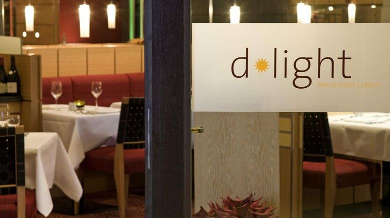 <b>Pullman Cologne Restaurant</b>. Images powered by <a href="https://iceportal.shijigroup.com/" title="IcePortal" target="_blank">IcePortal</a>.