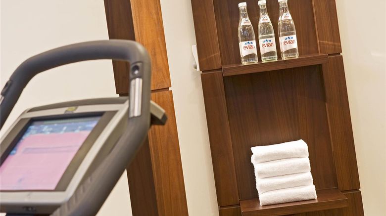 <b>Pullman Cologne Health</b>. Images powered by <a href="https://iceportal.shijigroup.com/" title="IcePortal" target="_blank">IcePortal</a>.