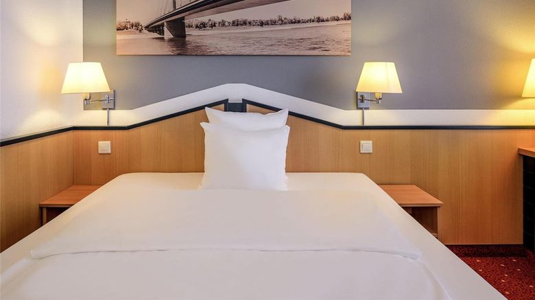 <b>Mercure Hotel Ratingen Room</b>. Images powered by <a href="https://iceportal.shijigroup.com/" title="IcePortal" target="_blank">IcePortal</a>.