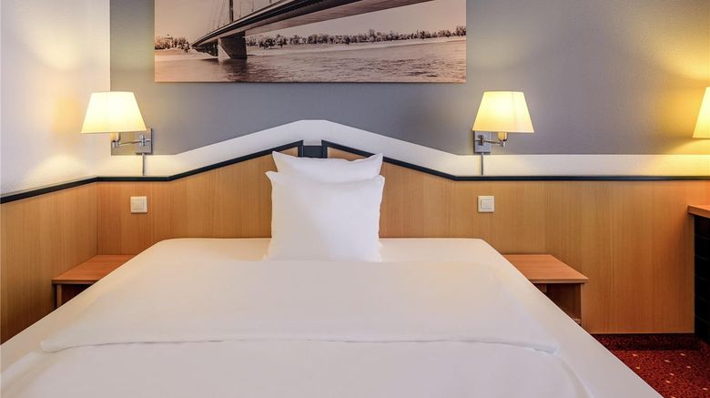 <b>Mercure Hotel Ratingen Room</b>. Images powered by <a href="https://iceportal.shijigroup.com/" title="IcePortal" target="_blank">IcePortal</a>.