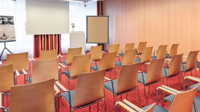 <b>Mercure Hotel Ratingen Meeting</b>. Images powered by <a href="https://iceportal.shijigroup.com/" title="IcePortal" target="_blank">IcePortal</a>.