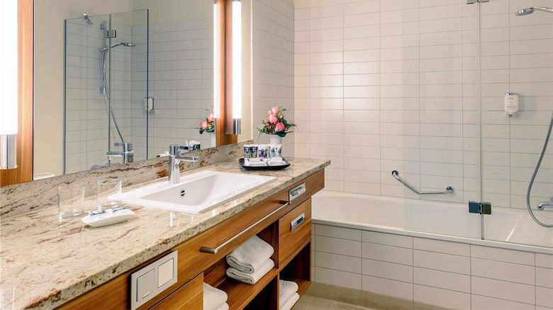 <b>Mercure Hotel Duesseldorf City Center Room</b>. Images powered by <a href="https://iceportal.shijigroup.com/" title="IcePortal" target="_blank">IcePortal</a>.