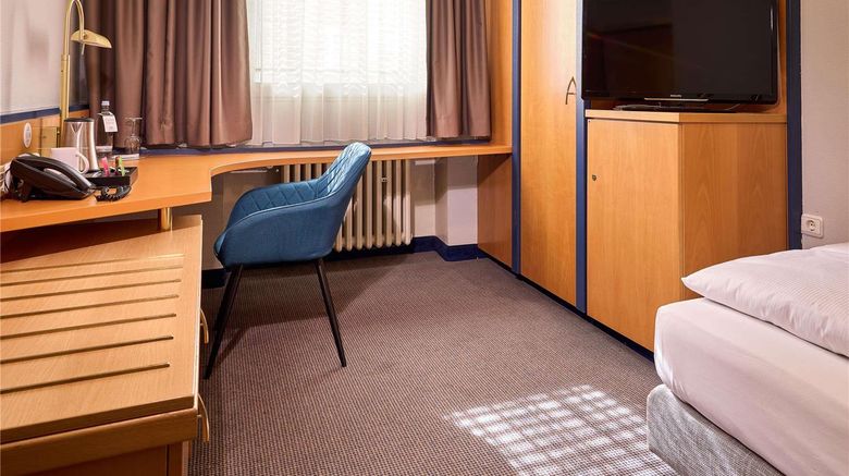 <b>Mercure Hotel Duesseldorf City Center Room</b>. Images powered by <a href="https://iceportal.shijigroup.com/" title="IcePortal" target="_blank">IcePortal</a>.